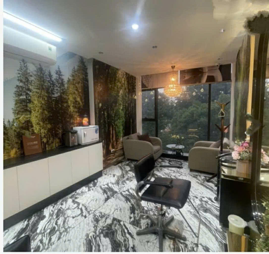 CHÍNH CHỦ BÁN CỰC GẤP  NHÀ VIP nhất Q. Đống Đa. Mặt Hồ 45m 6T - Phân Lô  - Vỉa Hè, Ô Tô tránh hơn - Ảnh 2